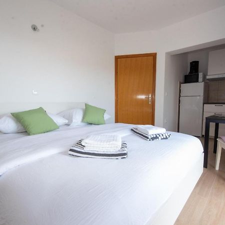 אומיס Charming Apartments Duce מראה חיצוני תמונה