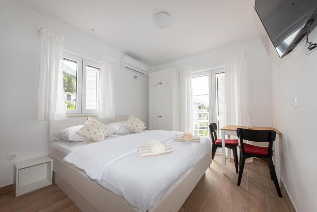 אומיס Charming Apartments Duce מראה חיצוני תמונה