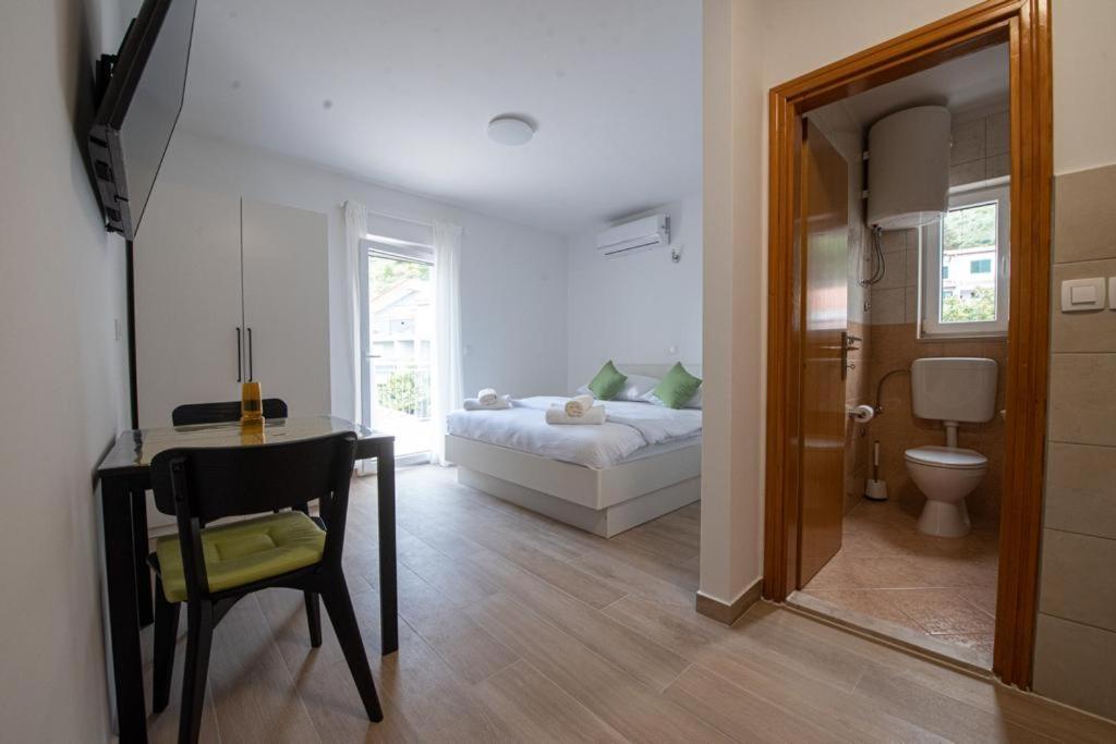 אומיס Charming Apartments Duce מראה חיצוני תמונה