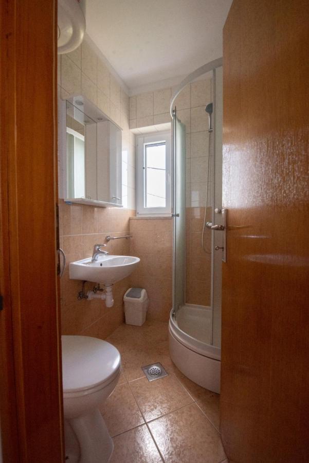 אומיס Charming Apartments Duce מראה חיצוני תמונה