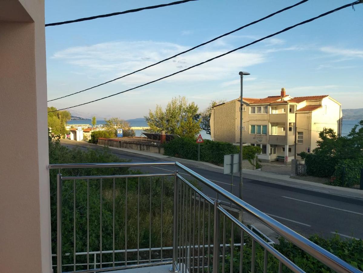 אומיס Charming Apartments Duce מראה חיצוני תמונה
