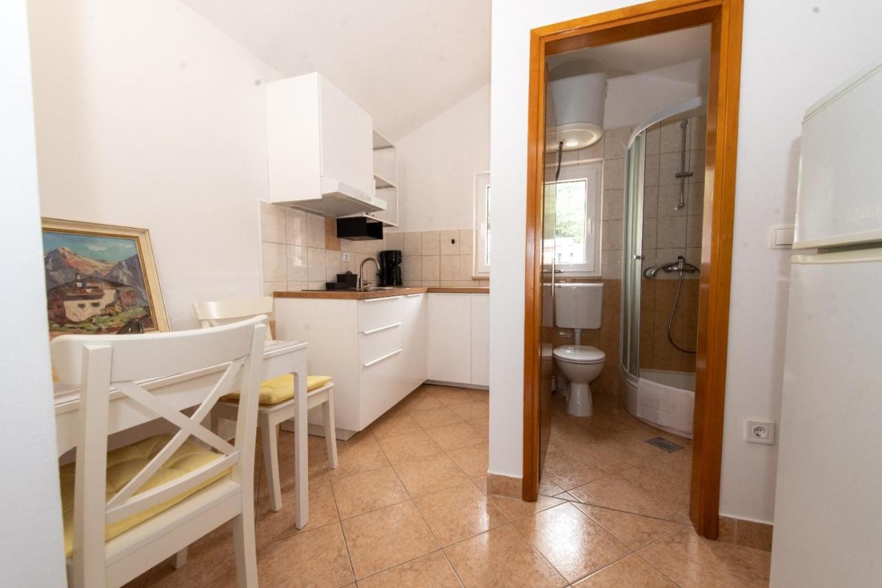 אומיס Charming Apartments Duce מראה חיצוני תמונה