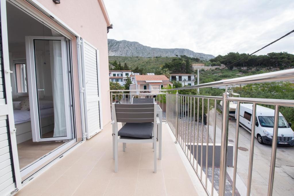 אומיס Charming Apartments Duce מראה חיצוני תמונה
