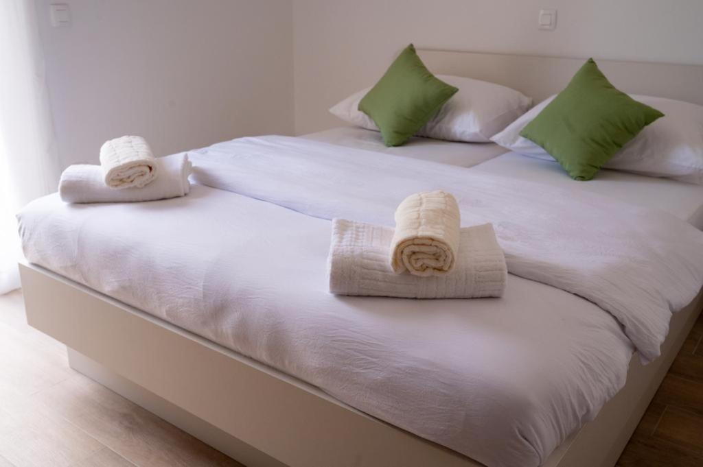 אומיס Charming Apartments Duce מראה חיצוני תמונה